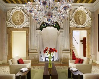 Hotel Palazzo Giovanelli e Gran Canal - Venetsia - Oleskelutila