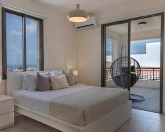 Phaedrus Living Paphos Old Town Seaview Flat - Paphos - Bedroom