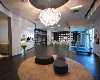 Holiday Inn Nord-Zara By IHG - Cinisello Balsamo - Salónek
