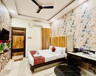 Hotel Sky International- Airport Zone Hyderabad - Shamshabad - Bedroom