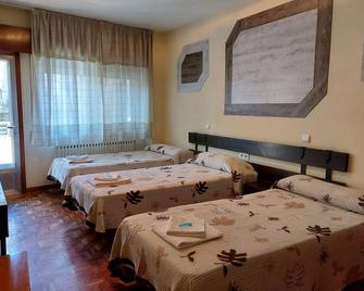 Hostal Louro - Porriño - Bedroom