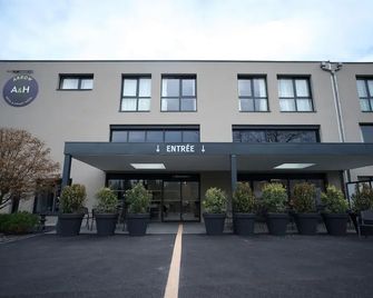 Arrow Hôtel - Hégenheim - Edificio