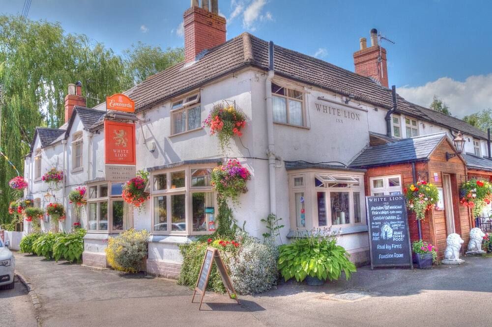 The White Lion Inn - Oakham - Building