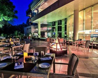 The Lalit Chandigarh - Chandigarh - Restaurant