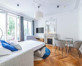 HotelHome Paris 16 - Paris - Chambre