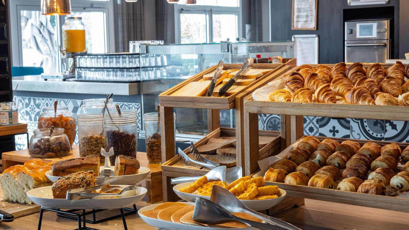 نوفوتل سان كونتون أون إيفلين