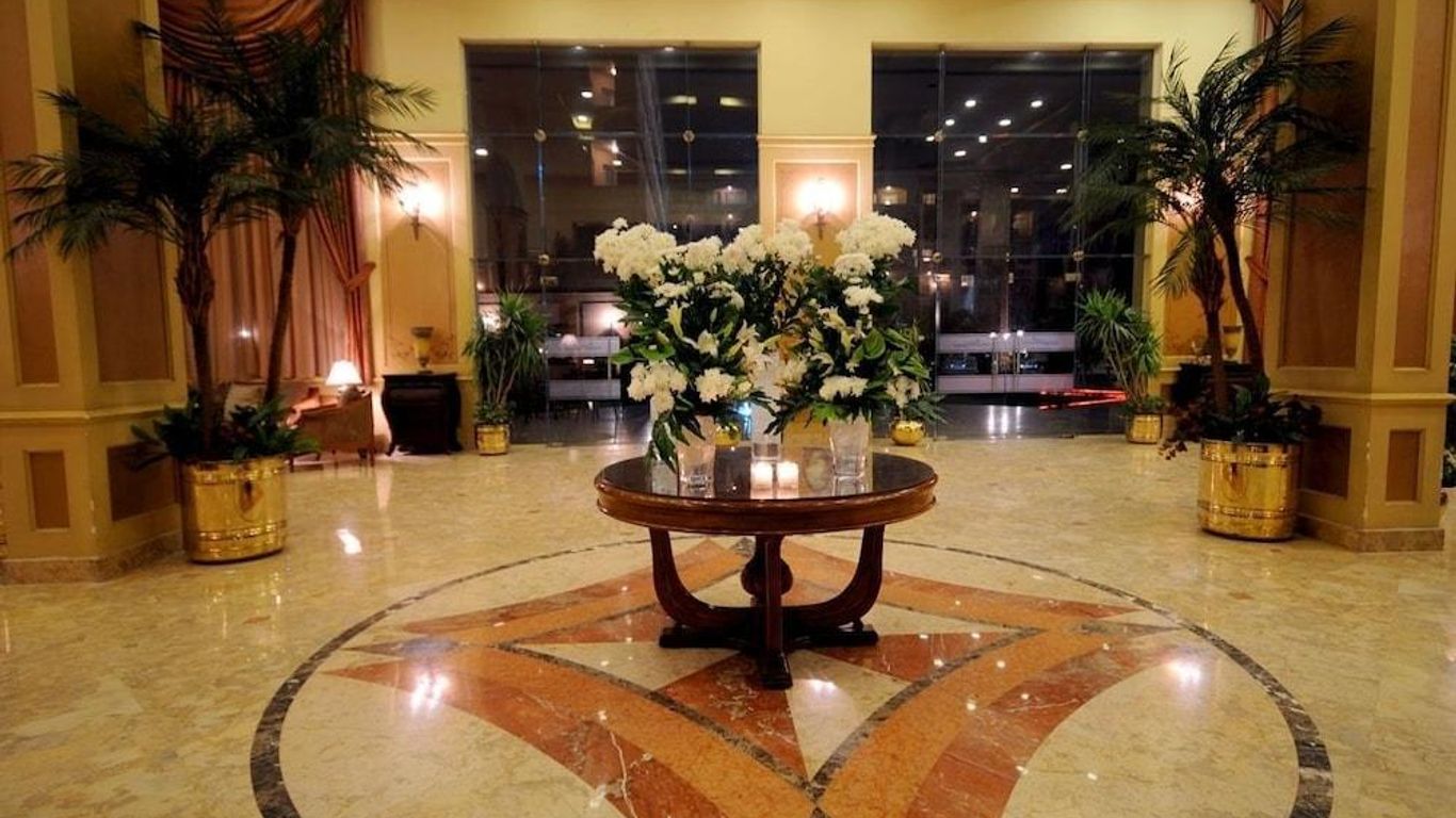 فندق غراند بيراميدز القاهرة