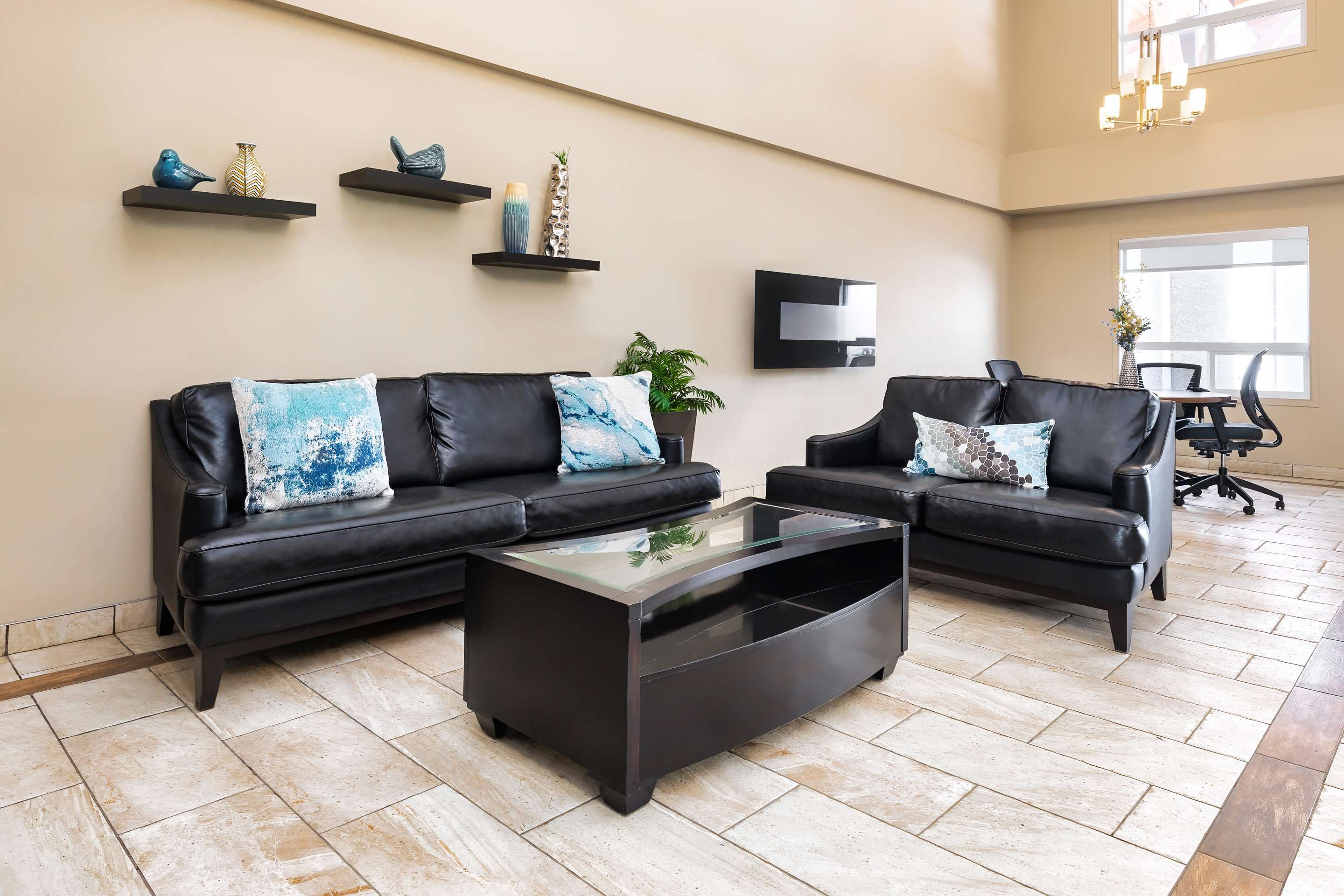 Home Inn & Suites Lloydminster - Lloydminster - Huiskamer