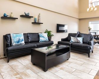 Home Inn & Suites Lloydminster - Lloydminster - Huiskamer