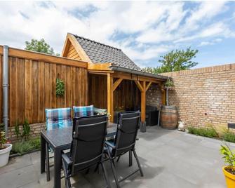 Holiday Home Westkapelle near Beach, cleaning included - Westkapelle - Patio