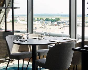 Moxy Cologne Bonn Airport - Köln - Restaurant