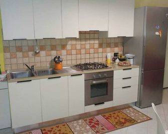 Entire Apartment Of About 65 Square Meters - Livorno - Kitchen