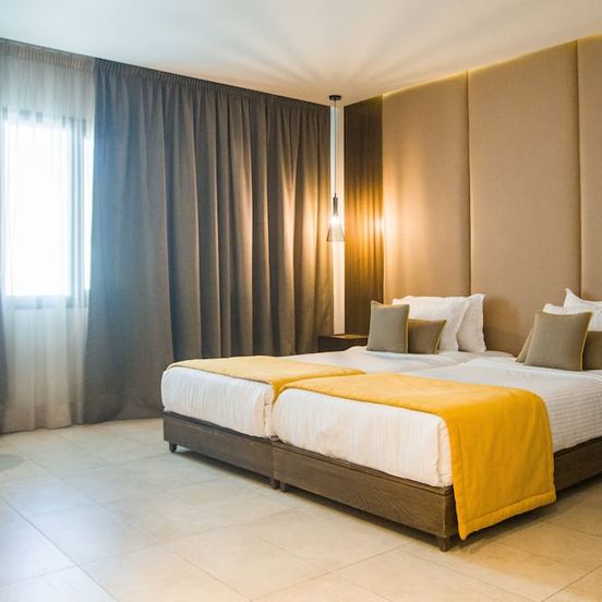 Samarons Hotels image 1