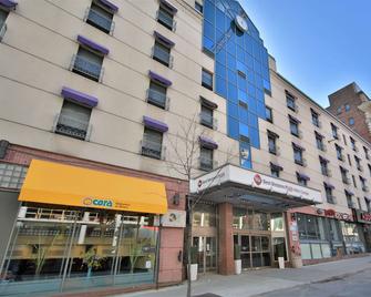 Best Western Plus Montreal Downtown-Hotel Europa - Montreal - Building