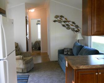 Willow Bay Rv Resort & Marina - Nine Mile Falls - Living room