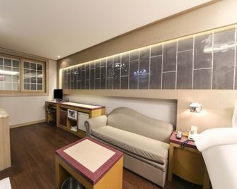 Sugar Hotel - Gyeongju - Sala de estar