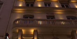 Hotel le Windsor Grande Plage Biarritz - ביאריץ - בניין