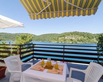 Apartments Matana Chano - Polače - מרפסת