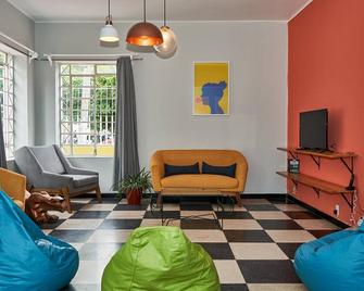 Hostal Americana - Guadalajara - Living room