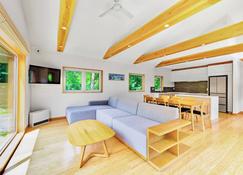 Hakuba Views - Hakuba - Living room