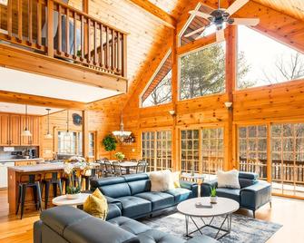Lake, Kayaks & Sauna - Family & Wellness - Otis - Living room