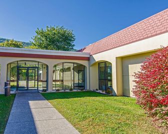 Econo Lodge Inn & Suites Norton - Wise South - Norton - Building
