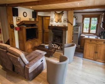 Chalet in Ventron near Ski Lift - Ventron - Huiskamer