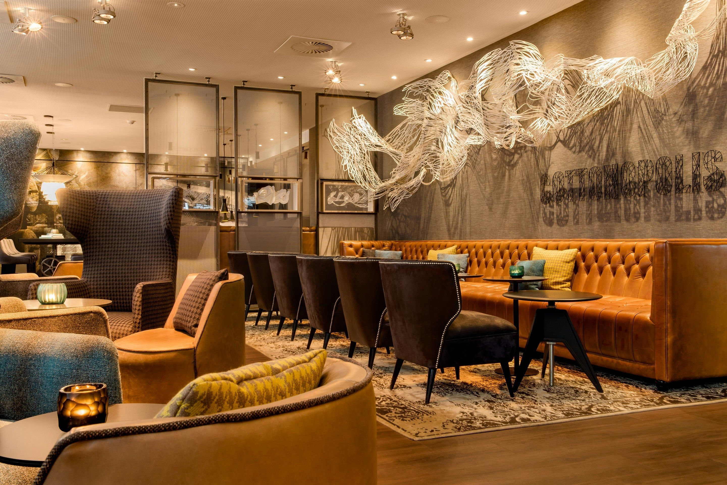 موتل وان مانشستر رويال إكستشانج