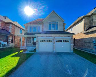 Luxury Pond House, 10 minutes to Niagara Falls - Thorold - Building