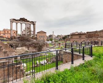 San Teodoro Fori Imperiali House - Rome - Balcony