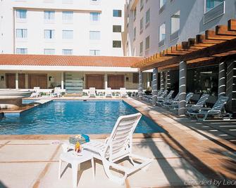Fiesta Inn Ciudad del Carmen - Ciudad del Carmen - Piscina
