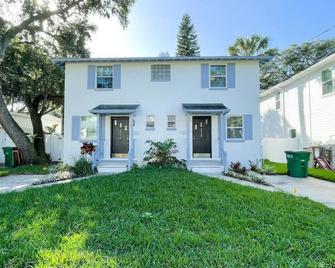 Cheerful Townhome Soho Backyard - Tampa - Edifici