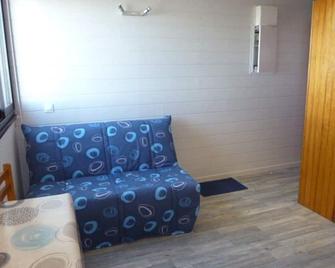 Arette: Apartment 4/5 pers, ski-in/out, elevator, parking, microwave/grill - Arette - Soggiorno