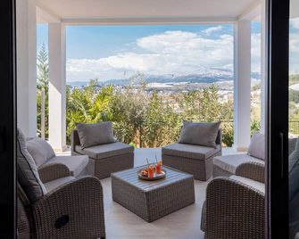 Luxury Apartment With Breathtaking View & Private Pool - Podstrana - Balcón