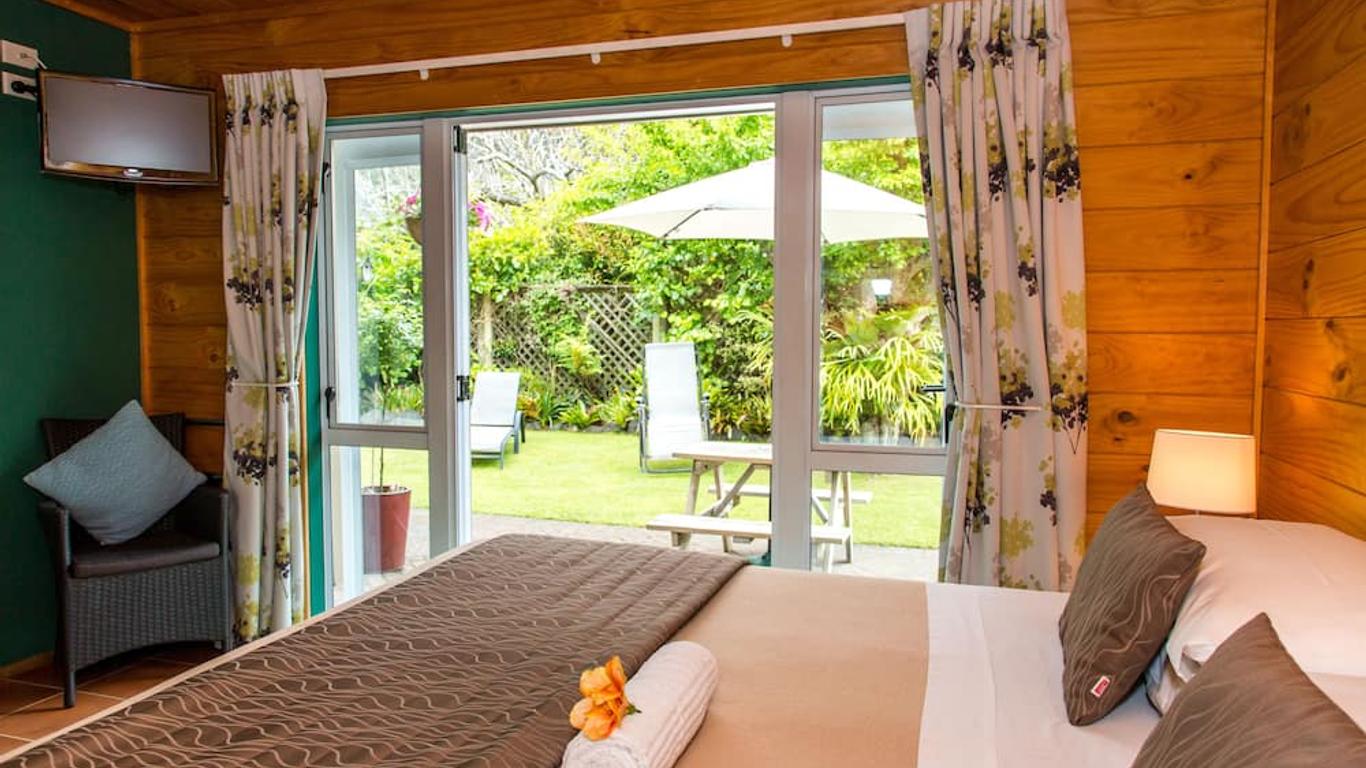 Tatahi Lodge Beach Resort