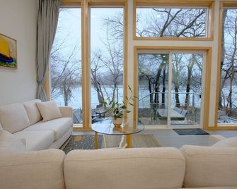 The River Retreat - Defiance - Huiskamer