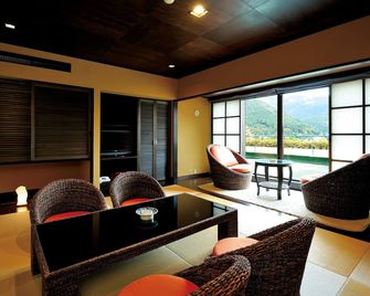 호텔 구사카베 아르메리아 - 게로 - 거실