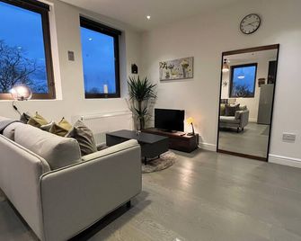 Naps Inn - Birmingham - Living room
