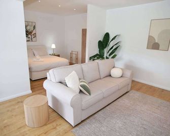 Palm Villas - Relaxing 1 Bed Stay Near Kiama Coast - Kiama - Huiskamer