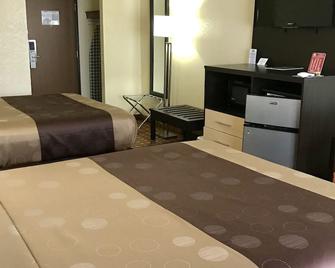 Quality Inn & Suites - Benton Harbor - Habitación