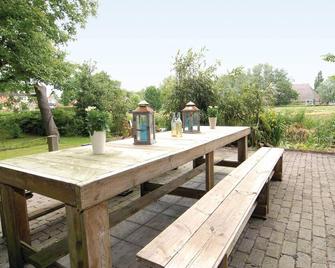 Cozy apartment in Molkwerum with WiFi - Molkwerum - Patio