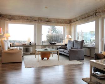 Unique Baltic Sea villa with garden by the beach - Schönhagen - Sala de estar