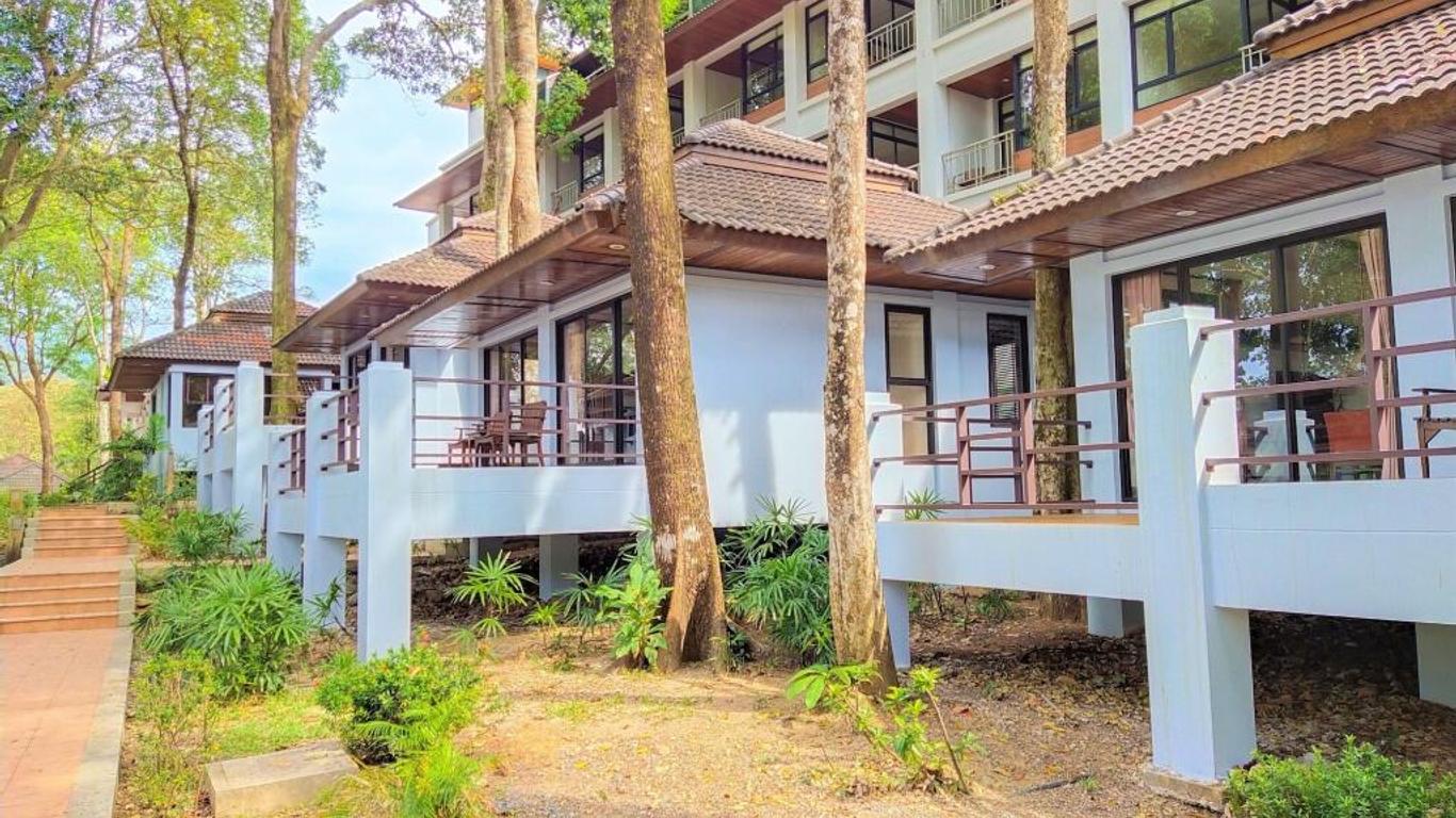 Chang Buri Resort & Koh Chang Hillside