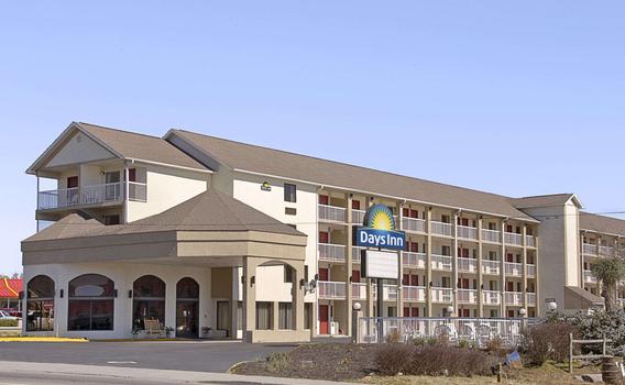 Days Inn By Wyndham Apple Valley Pigeon Forge Sevierville 37