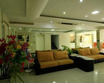 Lotus Comfort - A Pondy Hotel - Pondicherry - Lobby