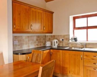 Cavan Hill Cottage, Family Friendly In Ballinrobe, County Mayo - Annaghdown - Kitchen