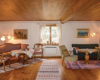 Beautiful home in Skillingaryd - 스킬린가리드 - 거실