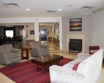 Riverview Inn and Suites - Rahway - Front desk