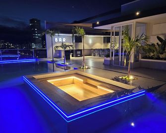 Modern Apartment with Rooftop Pool - Santa Cruz de la Sierra - Piscina