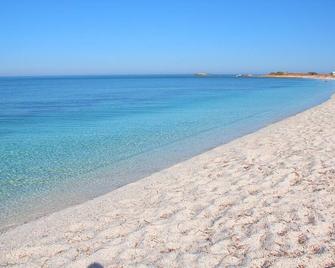 Cabras Holiday Home - Nature, Archeology, Tradition, Good Food And Hospitality - Cabras - Playa